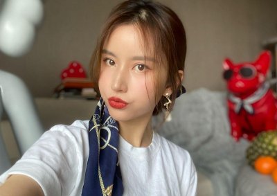 ​东方卫视主持一姐否认离婚分一亿，被疑靠结婚捞金，两婚都嫁富豪