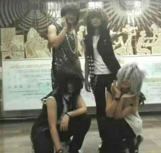 ​10年前的“葬爱家族”如