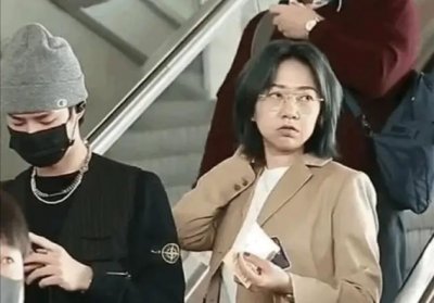 ​王一博前经纪人涉嫌经济纠纷，目前配合调查，艺人日程受影响
