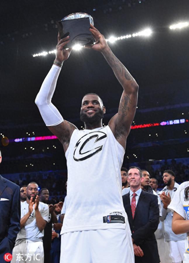 詹姆斯斩获生涯第3个全明星赛MVP 一夜刷新五项纪录