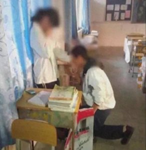 ​中学生平安夜教室拥吻 网友：画面太美我不敢看