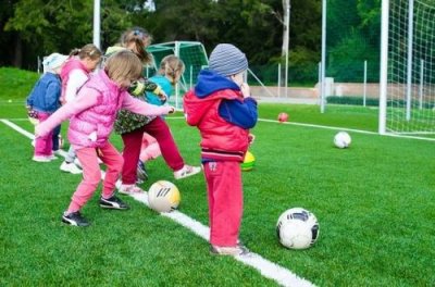 ​孩子不想上学怎么办 如何挽救(孩子不想上学怎么办休学)