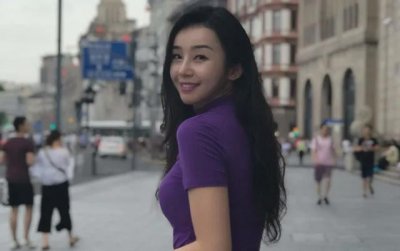 ​美女主播张曼源晒男人装大片，身材太无解，完全是欧美美女的感觉