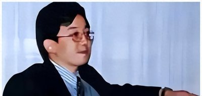 ​李真：从“河北第一秘”到阶下囚，办公室4空姐陪伴左右。