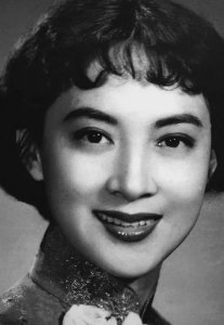 ​王丹凤，经典儿歌《小燕子》：穿花衣，年年春天来这里