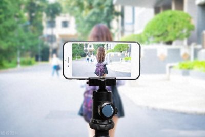​人人都能直播，社会将走向何方？直播行业的利与弊分析