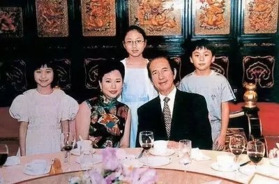 ​梅州妹，14岁嫁给赌王，人生经历堪称传奇