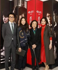 ​莫文蔚携84岁母亲莫何敏仪支持刘嘉玲舞台剧！撑着拐杖仍神采奕奕
