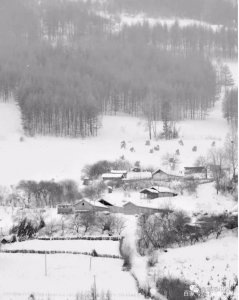​吉林省临江市令人震撼的巨幅“山水画”被摄影人挖掘出称为—雪村