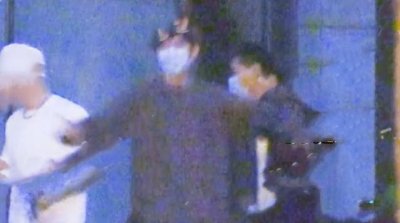 ​有新恋情？杨旭文与美女手牵手回家相处甜蜜，曾与张俪传绯闻