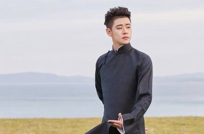 ​这才叫看子敬父！张云雷当年成名后，南京德云社直接划给了他父亲