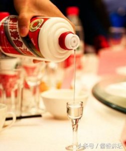 ​茅台酒怎么开盖(茅台酒帽怎么开)
