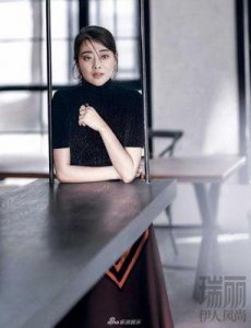 ​梅婷与曾剑的甜蜜家庭生活：12年婚姻与幸福儿女