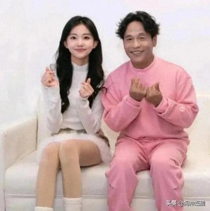 ​宋小宝晒最新照片！日韩风卷毛粉色衣服惊呆了众人。