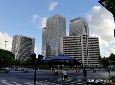 ​最值得报考的5所“中外合办”大学，社会认可，学生年薪6位数起步