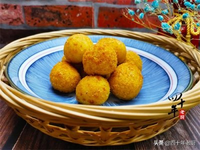 ​炸汤圆一炸就开花，多