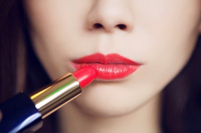 ​你用的口红颜色漂亮吗？可能是加了虫子的血！