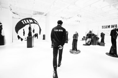 ​FENDIMAN王嘉尔，到底还要和FENDI一起破多少次元壁？