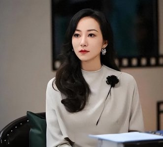 ​主打“背景强悍、出身高贵”，高调“炫爷爷”的韩雪究竟啥来头