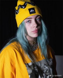 ​Billie Eilish和A妹这一抱，把身高给暴露了，原来她只有一米六