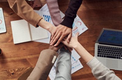 ​铁路职工揭露：月收入有多少？铁路系统招人标准是什么？压力大吗