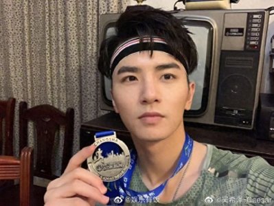 ​吴希泽23岁生日快乐，新的一年，尽情书写属于你得更多可能