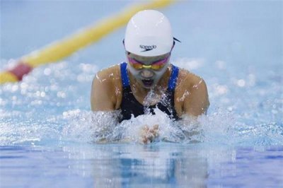 ​蛙泳和自由泳哪个好学 建议从蛙泳开始