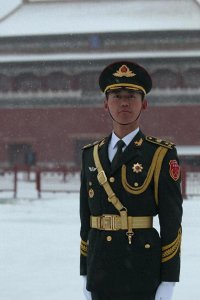 ​天安门最帅的升旗手退伍，国旗护卫队张自轩现状曝光：愧对父母！