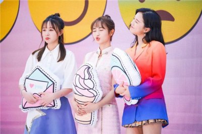 ​陈晶晶亮相《小时光》开播发布会 实力演绎朝气青春