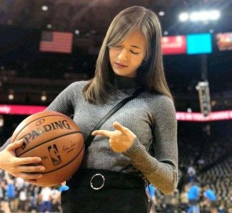 ​33岁周玲安身材太好，被誉为华人届的卡戴珊，NBA少了她真不行