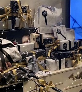 ​白马会所覆灭记：无数富婆疯狂砸钱，19年因“头牌鸭王”一夜倒闭