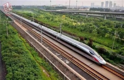 ​快来看！“复兴号”开行一周年了！