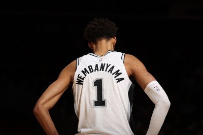 ​文班亚马赛季报销影响几何？马刺争夺季后赛无望 DPOY悬念再起