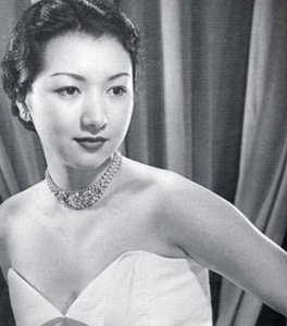 ​日本黑帮“女天皇”松