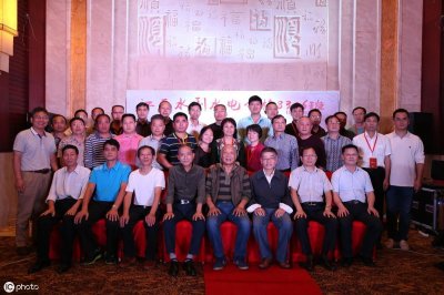 ​七绝：同学相聚