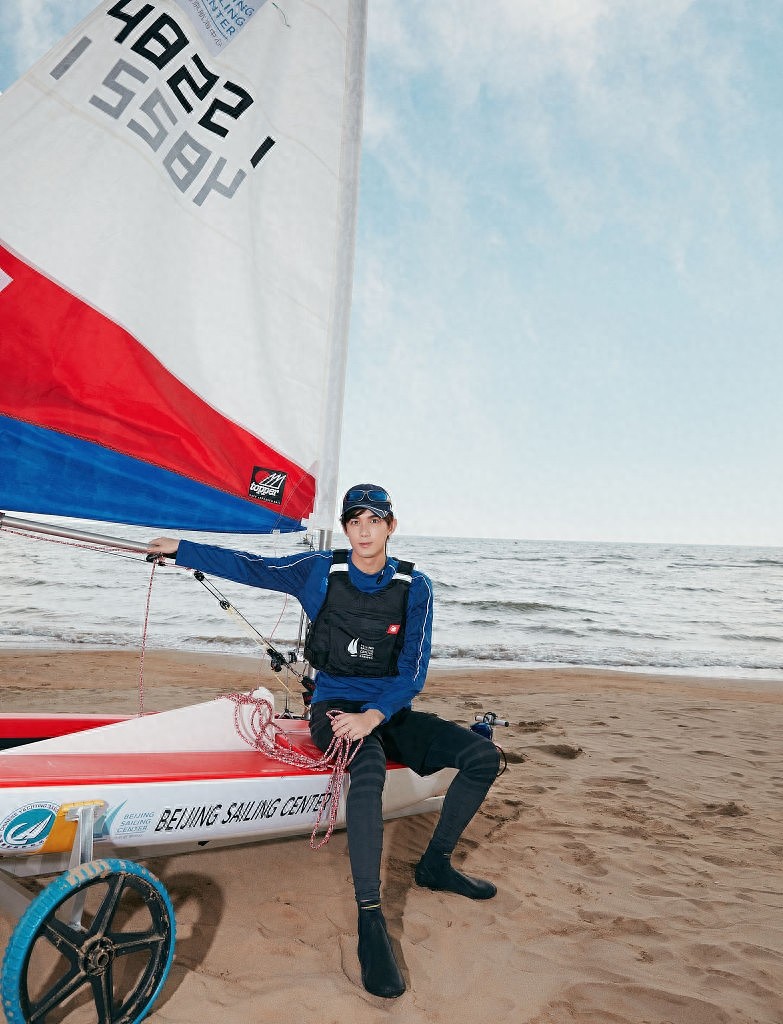 小伙儿贼帅！吴磊阳光健康形象受肯定 任帆船运动推广大使