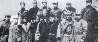 ​贺炳炎为何能超越众多军队级别比他高的将领，位居上将行列