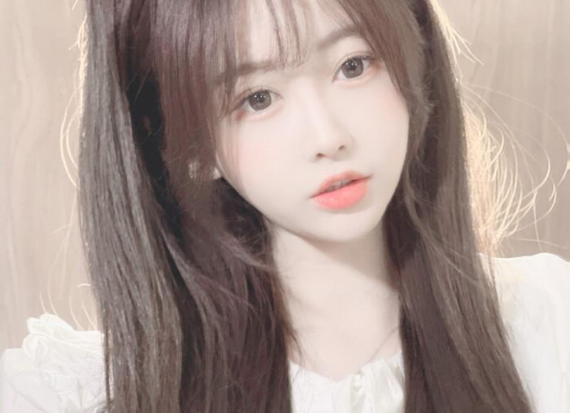 女生不回信息发朋友圈啥意思 女生不回信息发朋友圈啥意思