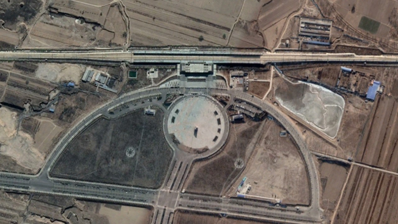 航拍动车D2506次(西安北-太原南)各车站,途经临汾、平遥古城