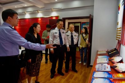 ​林蓉赴市公安局调研基