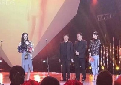 ​史上最尴尬！白百合颁