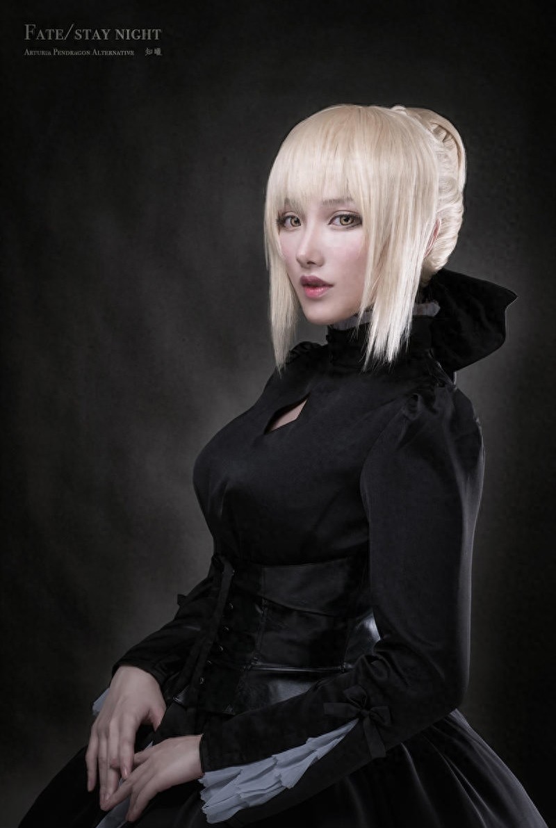 没有呆毛也很美 黑Saber精美COS赏
