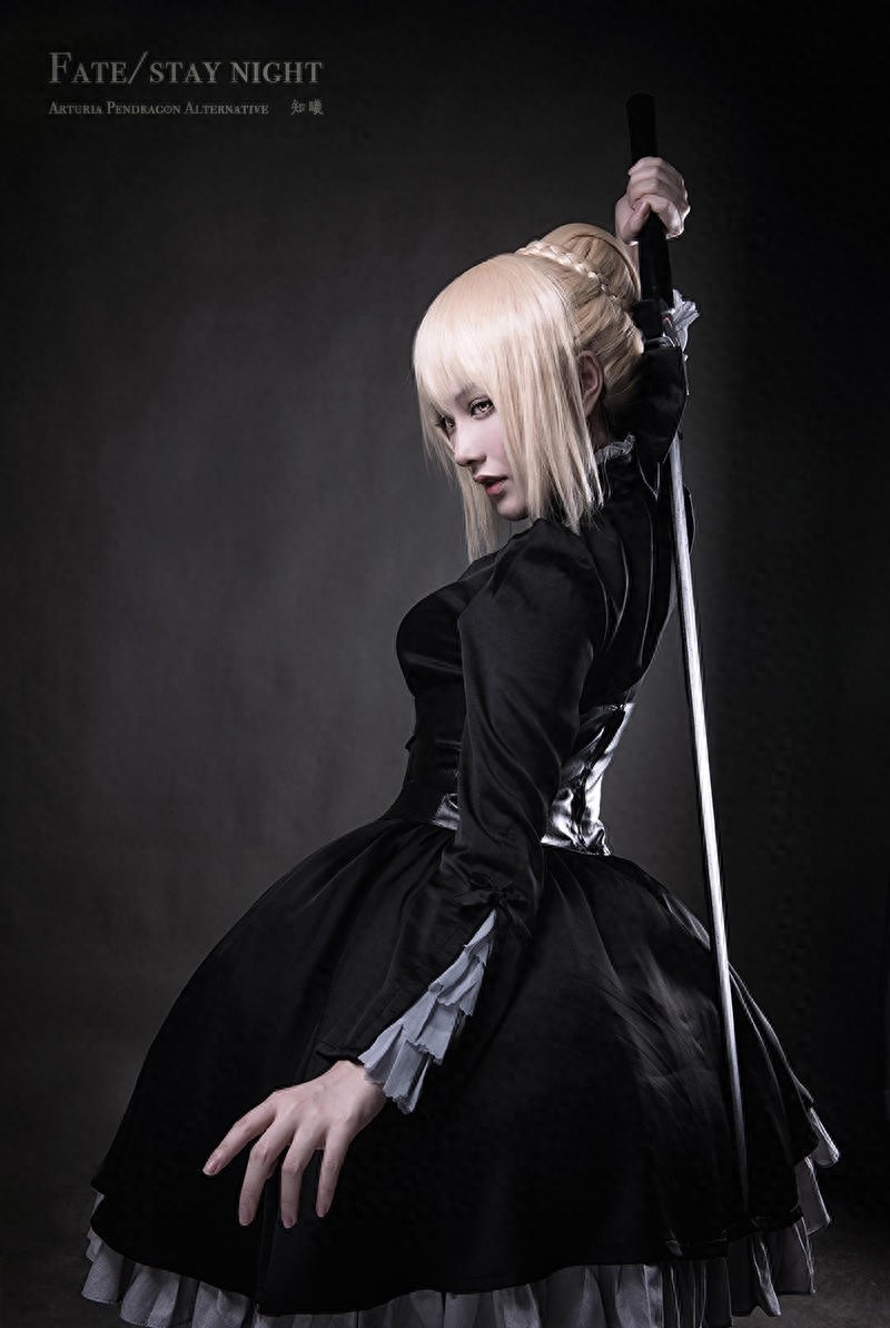 没有呆毛也很美 黑Saber精美COS赏