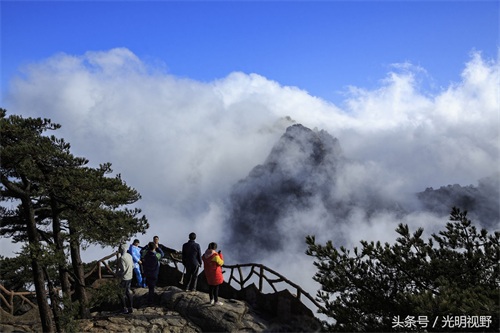 千年一遇！黄山现“云海佛光”，神秘诡异美不胜收