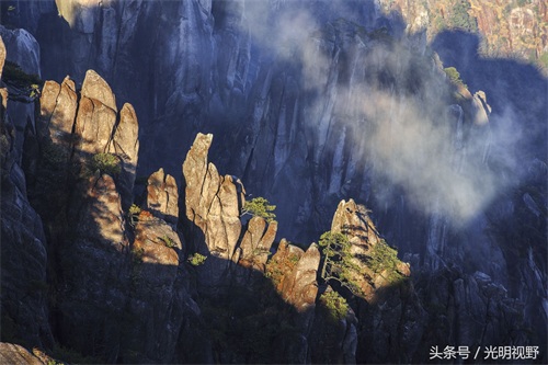 千年一遇！黄山现“云海佛光”，神秘诡异美不胜收