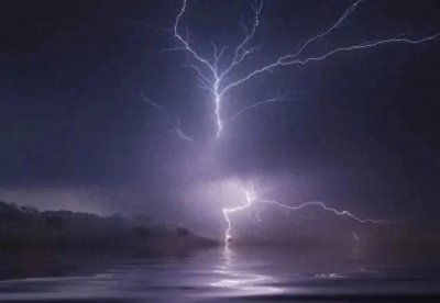 ​入冬雷声滚滚，老话说