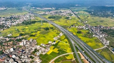 ​高速公路通车！高铁也