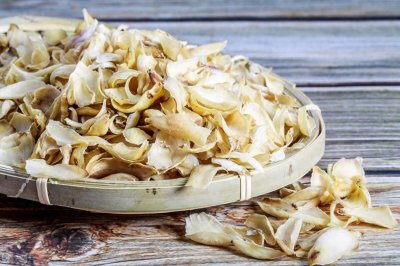 ​百合：纯洁之花，白百