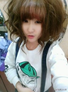 ​14岁的杀马特女生，俏皮可爱，如今她们还漂亮吗