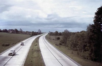 ​高速指示牌取消中英文